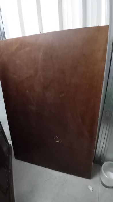 Roupeiro antigo desmontado