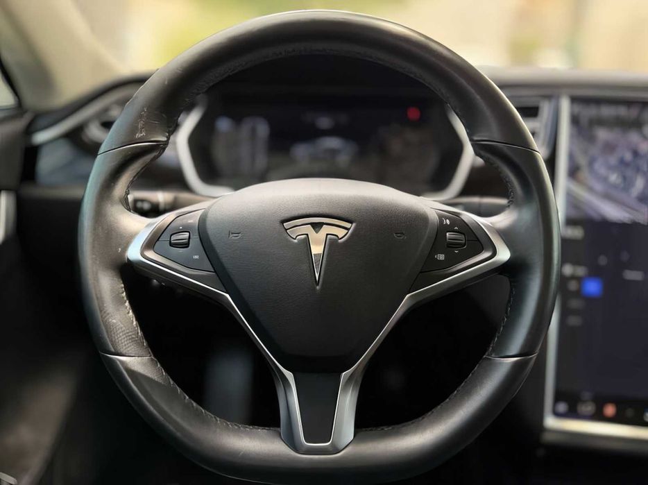 Tesla Model S      2014