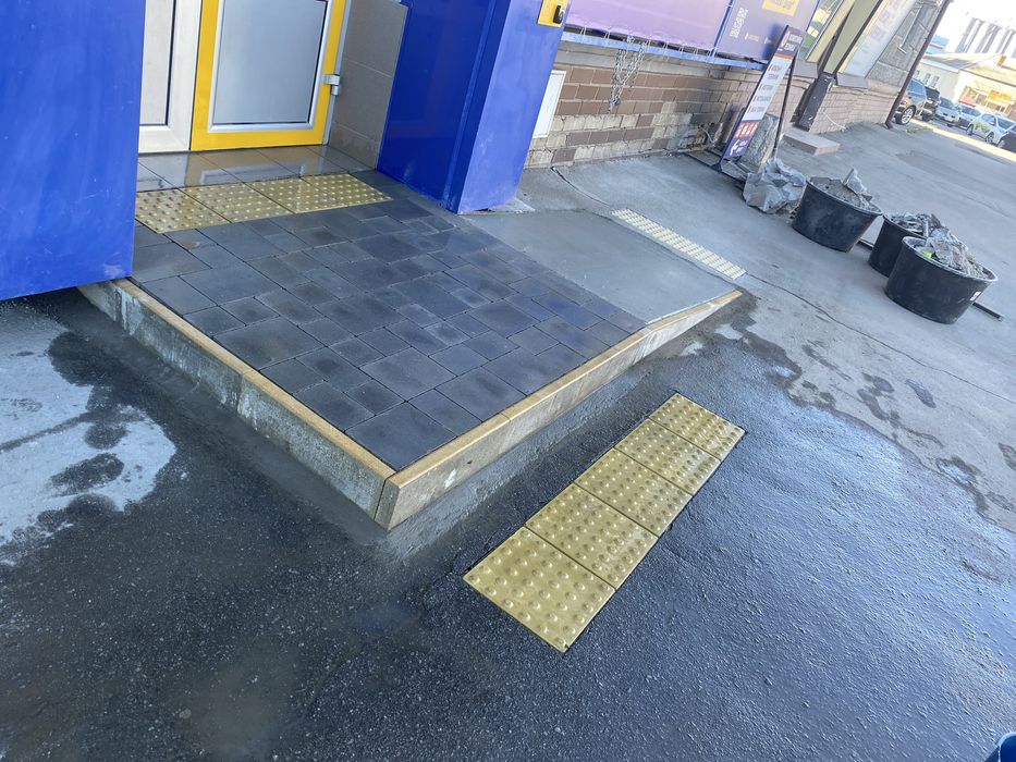 Уклатка тротуарної плиткі