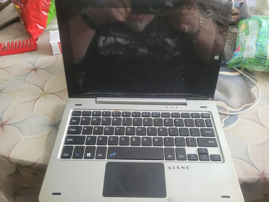 Laptop-tablet kiano
