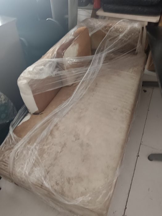 Sofá sheslong em pele vaca