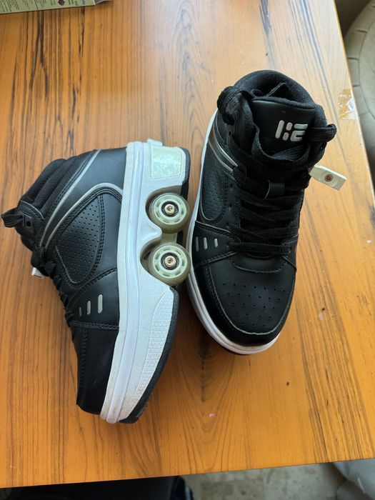 Кросівки роліки з підсвіткою