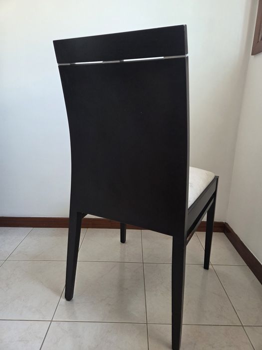 Vendo 4 cadeiras madeira estofadas a cinzento