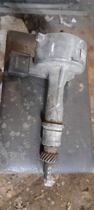 Трамблер Ford 2,9