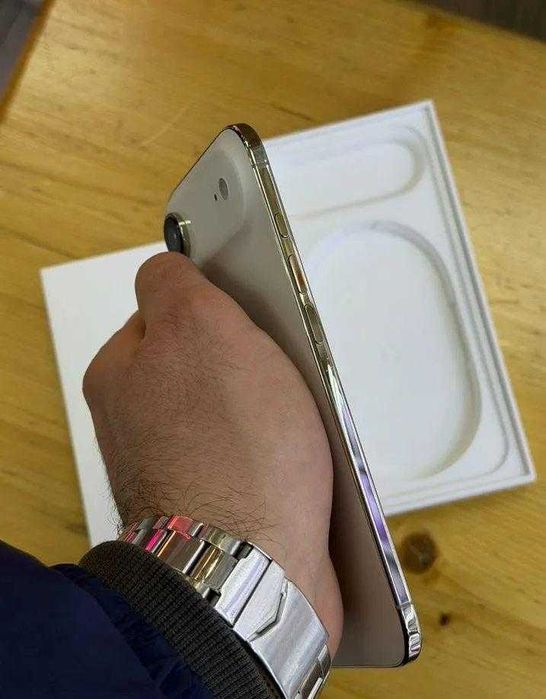 iPhone Air, 256 ГБ, eSIM
