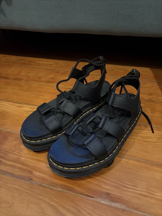 Sandálias Nartilla Dr Martens