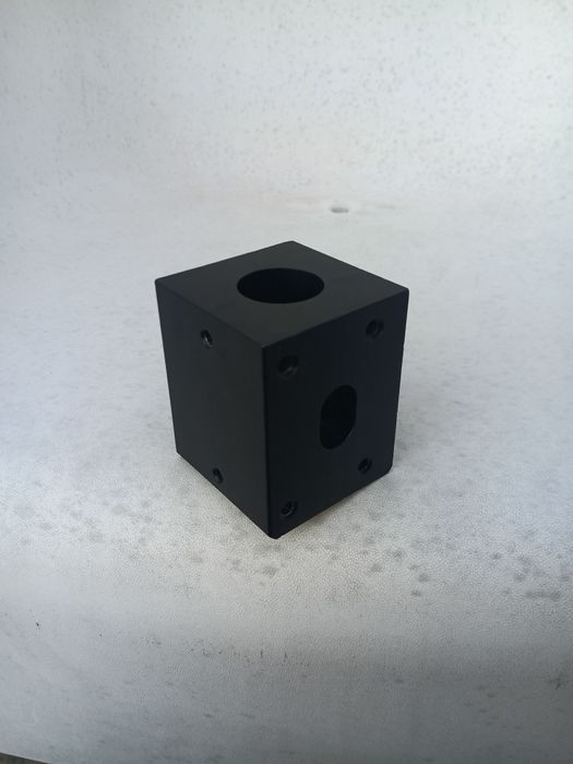 Cubo Laotie ES40 que une a torre do guiador ao garfo de suspensão