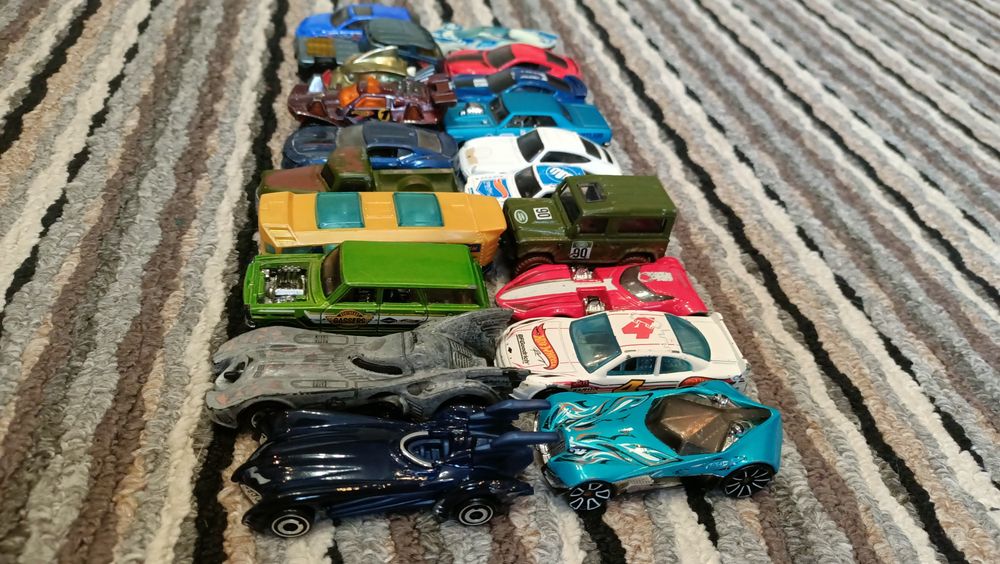 машинки хотвілс 50 грн (1шт)