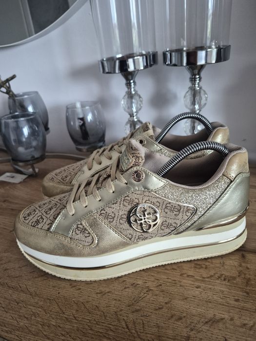 Buty sneakers Guess z modelu Dealy 41