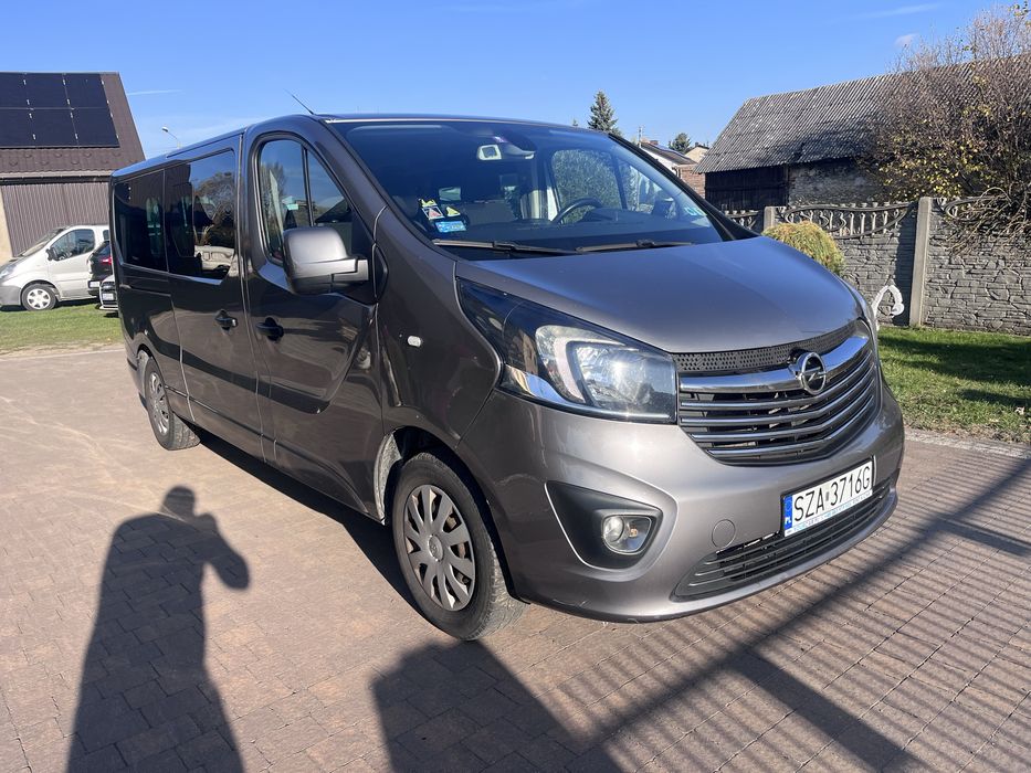 Wynajem busa 9 osbowego wynajem busów