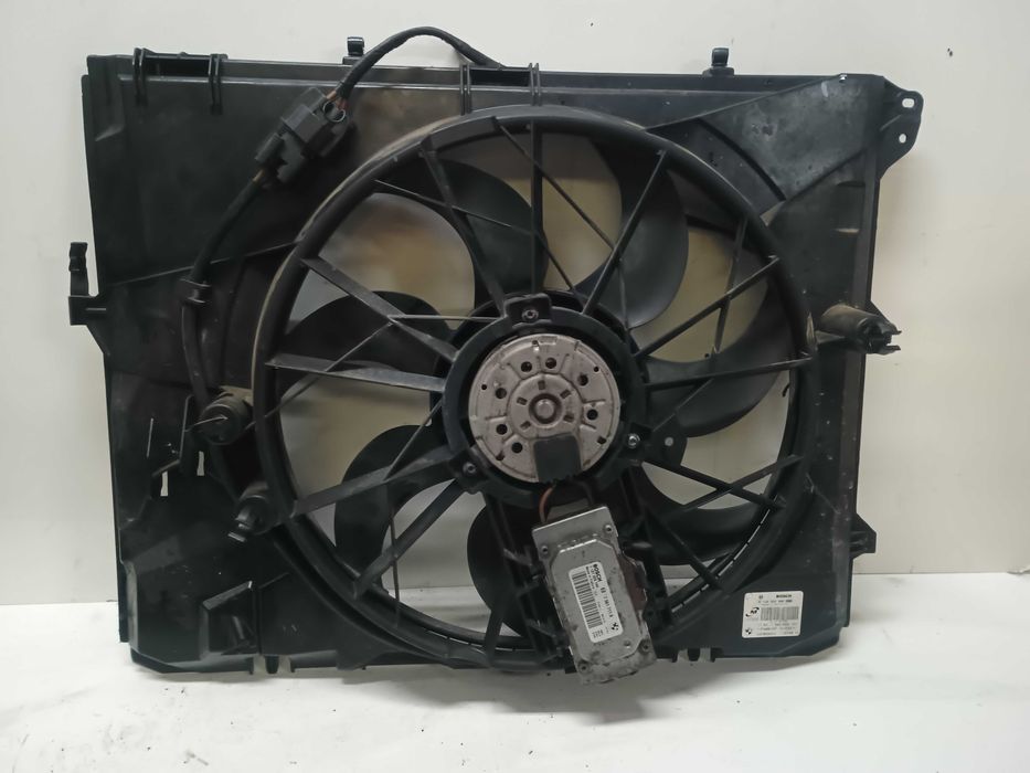 Wentylator chłodnicy BMW e90 e91 2,0 2007r. Kompletny sprawny