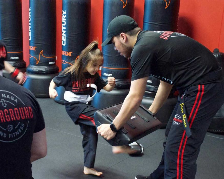 Jak wzmocnić pewność siebie dziecka 6-14 lat? SAMOOBRONA dla dzieci!