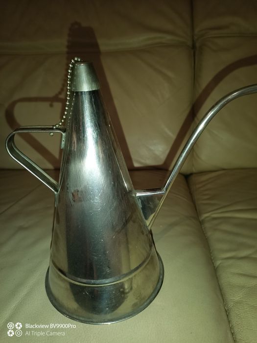 Uma única peça de galheteiro em inox