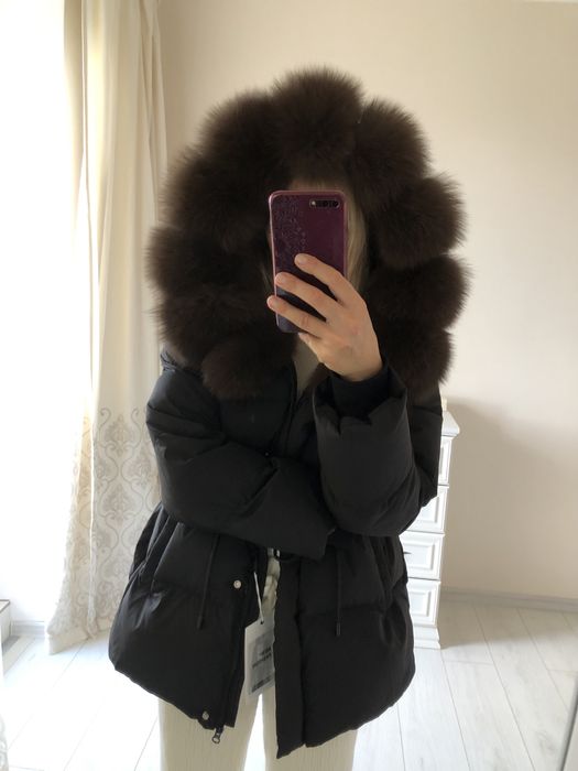 Пуховик,куртка з песцем, з капюшоном.