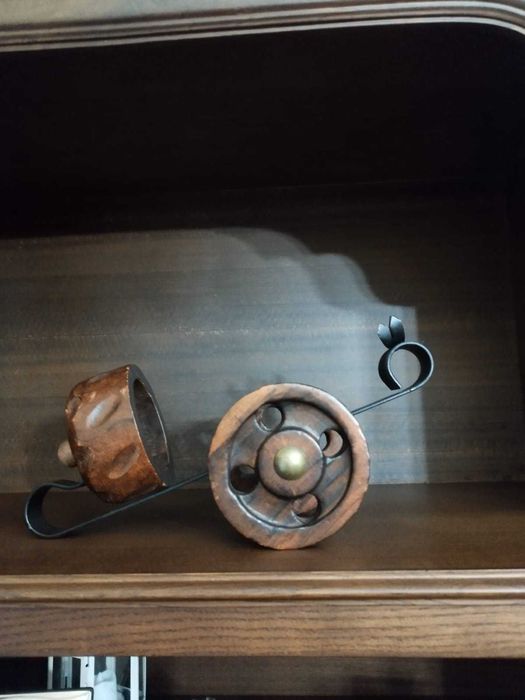 Suporte de garrafa em madeira