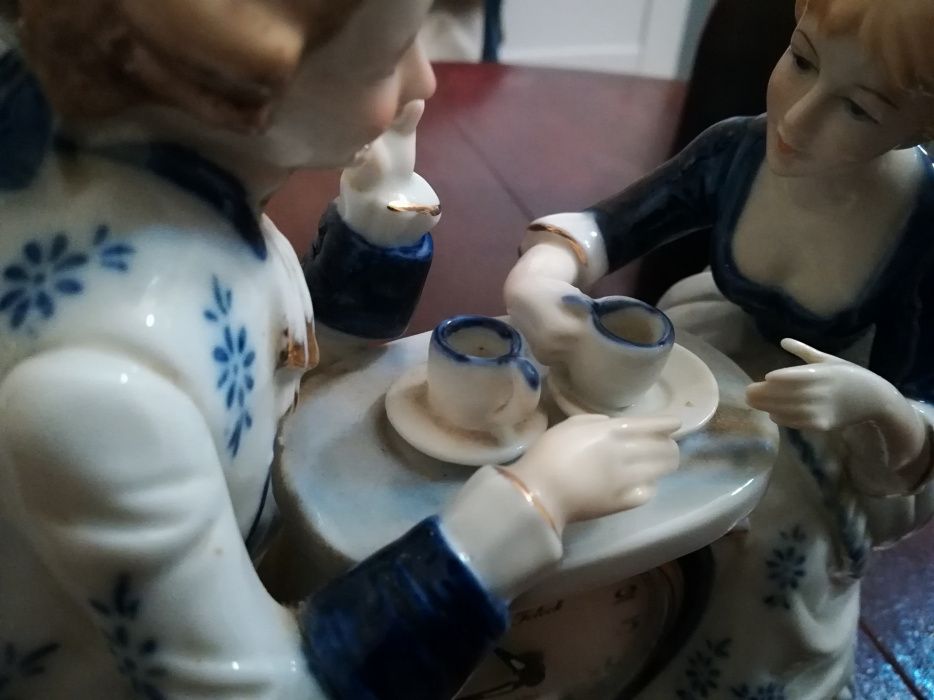 Figuras porcelana com Relogio alarme Telock