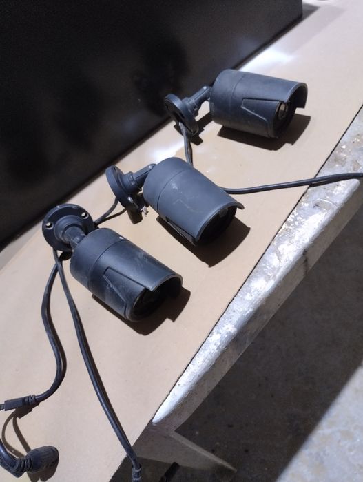 Three Unbranded CCTV Cameras433905683913789441