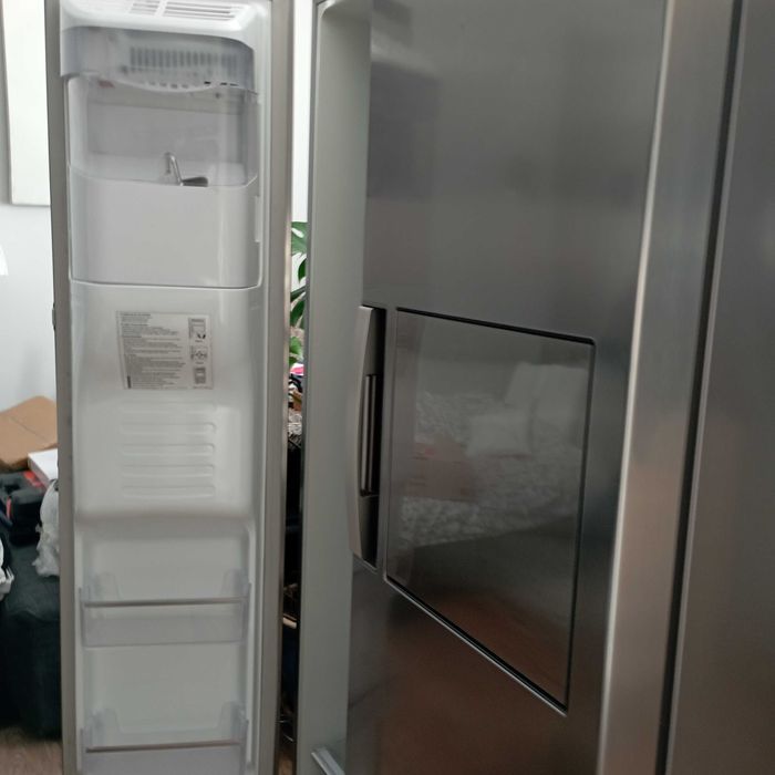 Lodówka Samsung Side by side RS7778FHCSL