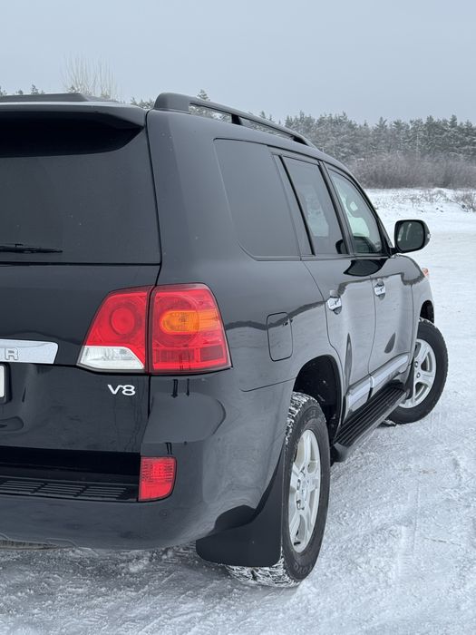Броньований В6 Land Cruiser 200 2013року Toyota