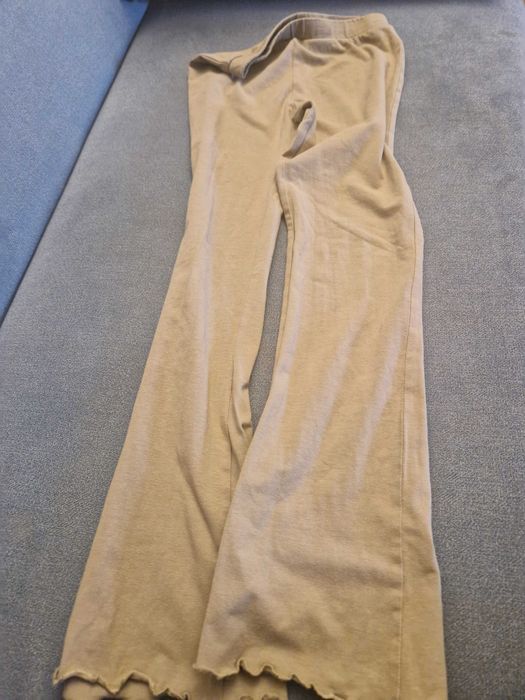Spodnie khaki roz 134 Rezerved