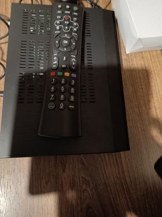 Dekoder satelitarny essentiel fransat connect