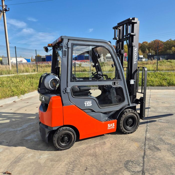 TOYOTA 1,5 тон Кабіна