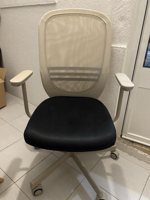 Cadeira de escritório giratória IKEA