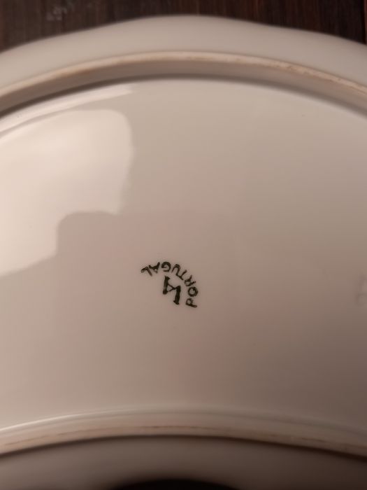 Prato para salada e pires antigo