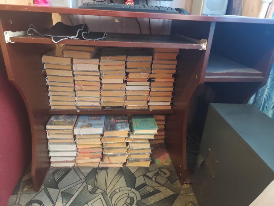 Стол компьютерный