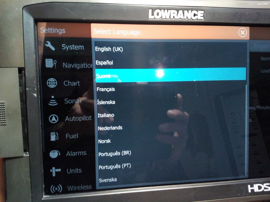 Продам Lowrance HDS-12 Gen2 Touch