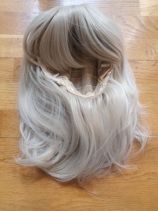 Peruka platynowy blond  z grzywką włosy syntetyczne