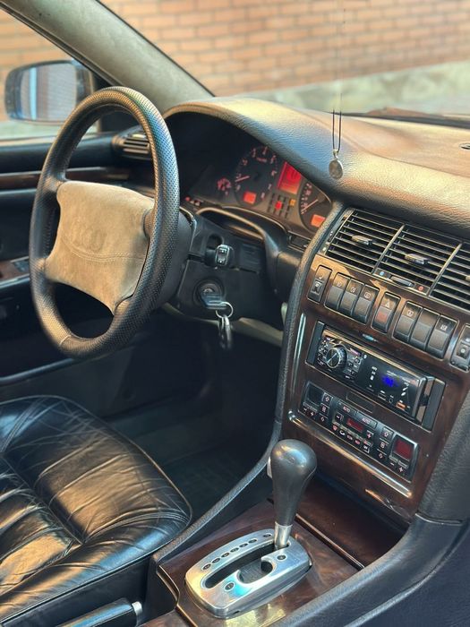 AUDI  A 8 D2  2,8 Бензин 97 гОбмен