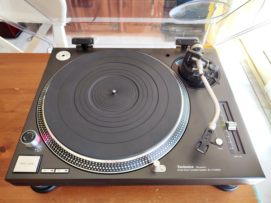 Technics SL-1210MK5 gira discos Direct Drive C/Novo!