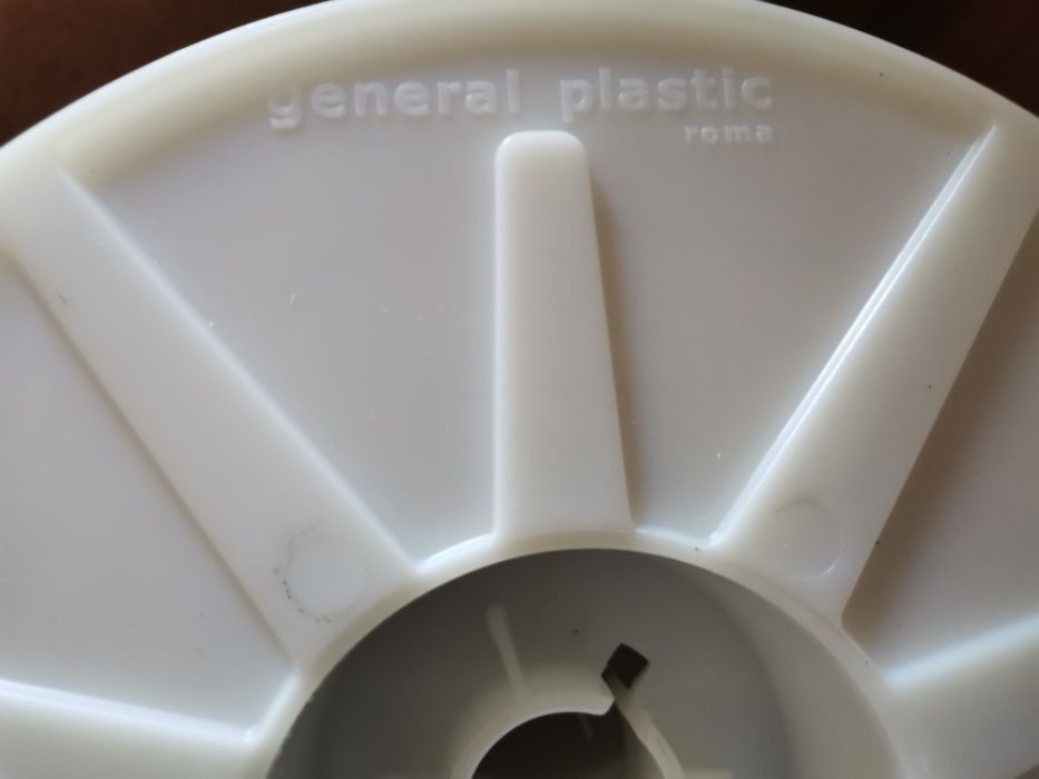 Rolo de arame plastificado mascaras comunitaria ou atar plantas vinha