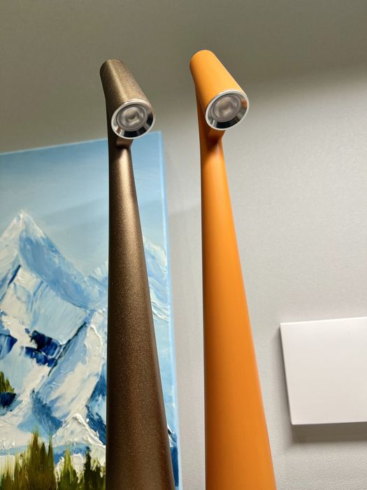 Стильный настольный светильник лампа, акуммуляторный