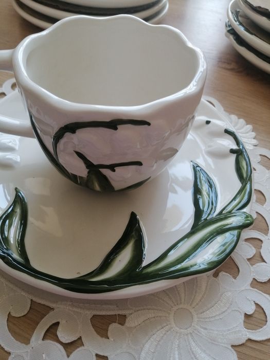 Komplet naczyń. Tulipany, konwalie