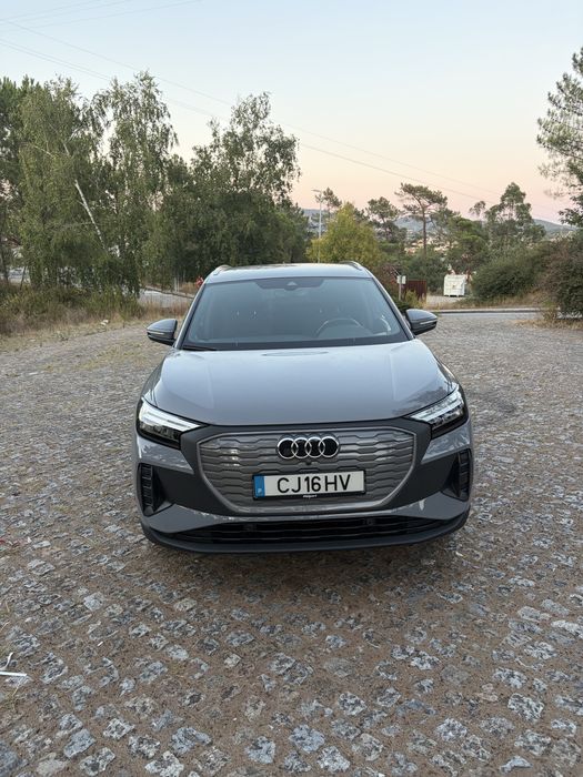 Audi Q4 - Etron 35 (Garantia)