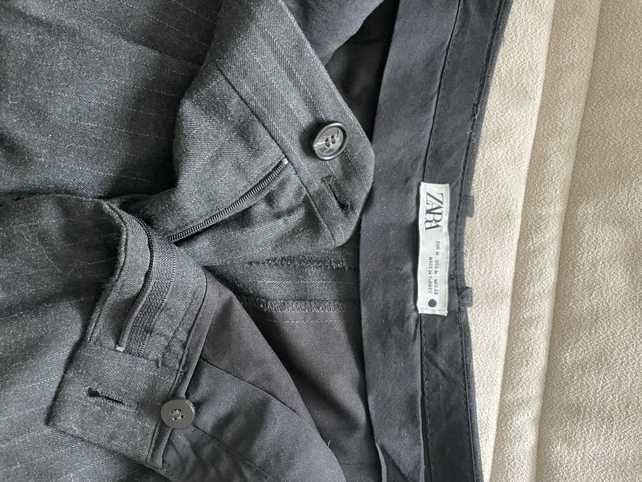 Вкорочені штани Zara