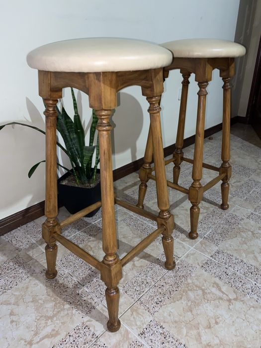 Bancos de bar restaurados