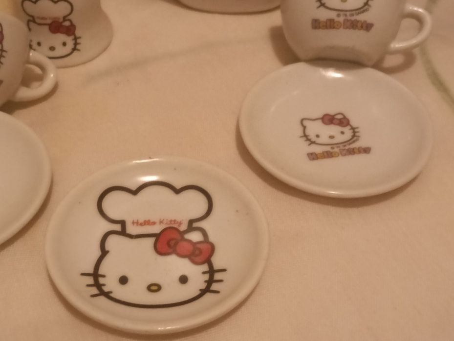 Conjunto Hello Kitty miniatura de porcelana