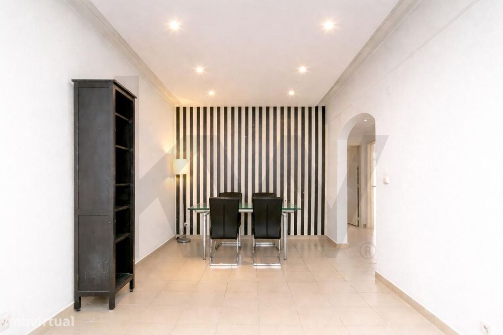 T2 com logradouro de 77m2 na Torre da Marinha – espaço, conforto e loc