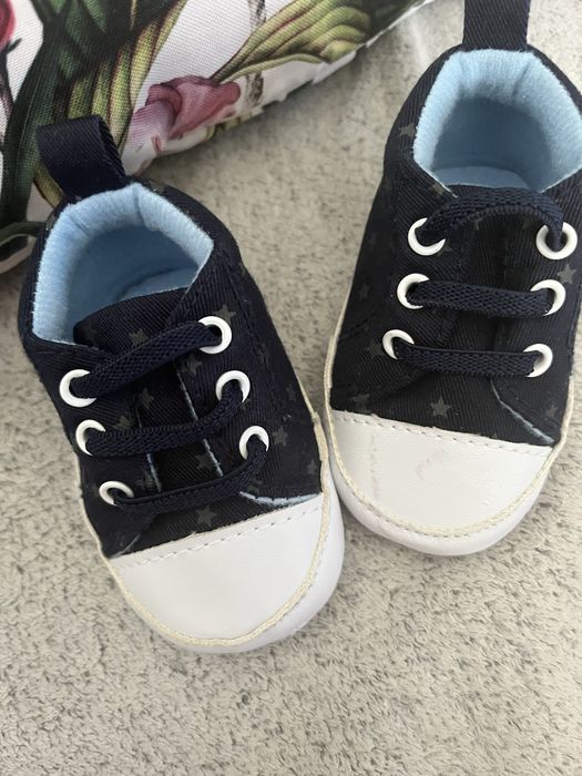 Trampki niechodki eleganckie 15-16 chrzest komunia