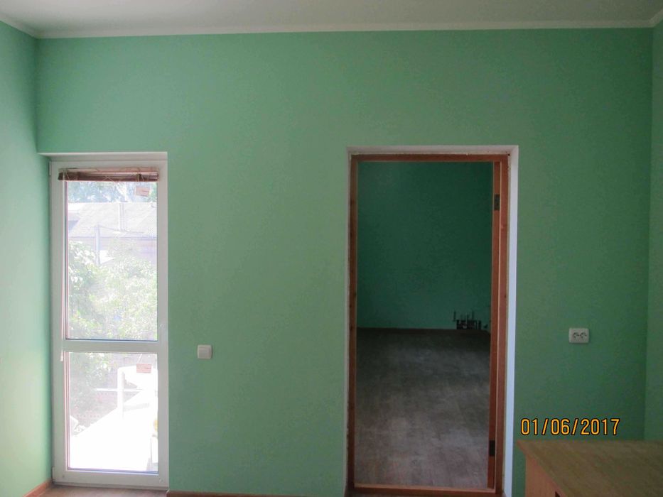 Центр офісна будівля 300 кв.м. гарний стан фасад ціна 650 у.е./кв.м.