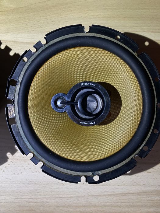 Glosniki samochodowe Pioneer TS-E1796 (2 sztuki, 17 cm, 220W max, 4Ω)