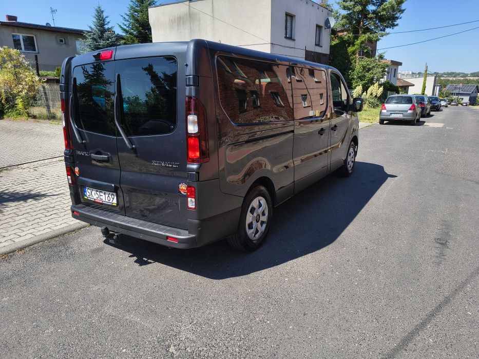 Wynajem busów osobowe dostawcze Trafic long transporter transit