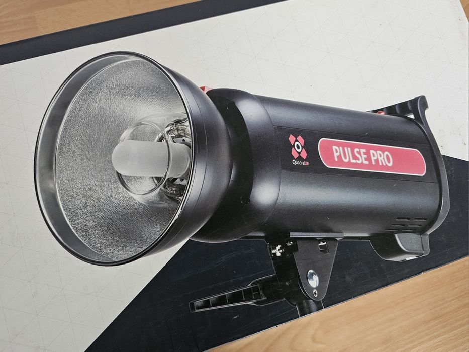 Lampa błyskowa studyjna Quadralite Pulse Pro 800