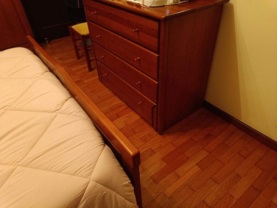 Mobília de quarto completa( com roupeiro)