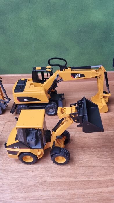 Ładowarka kołowa Caterpillar CAT Bruder