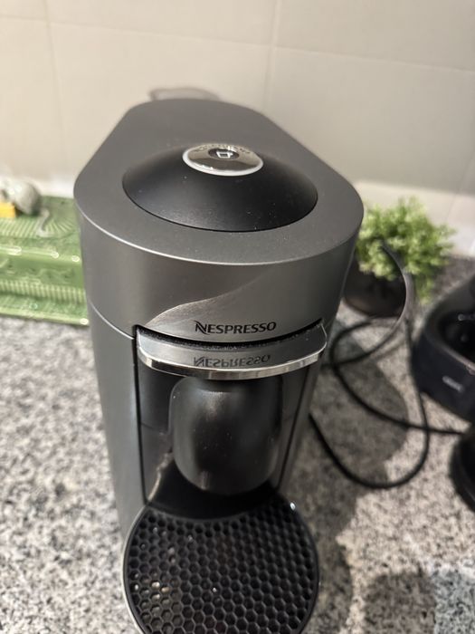 Máquina de café Nespresso Vertuo Plus