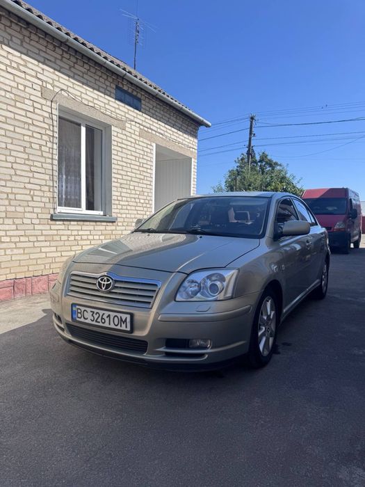 Тойота Авенсіс